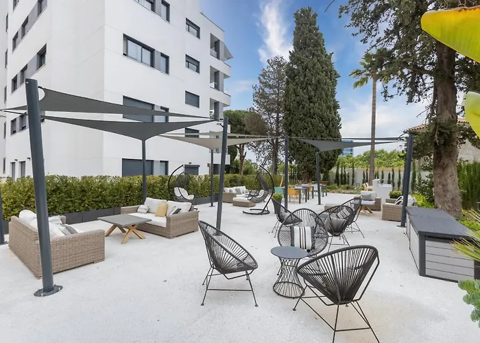 Marbella Luxury Brand New 2-Bedroom Apartment, 3 Min Walk To The Beach!