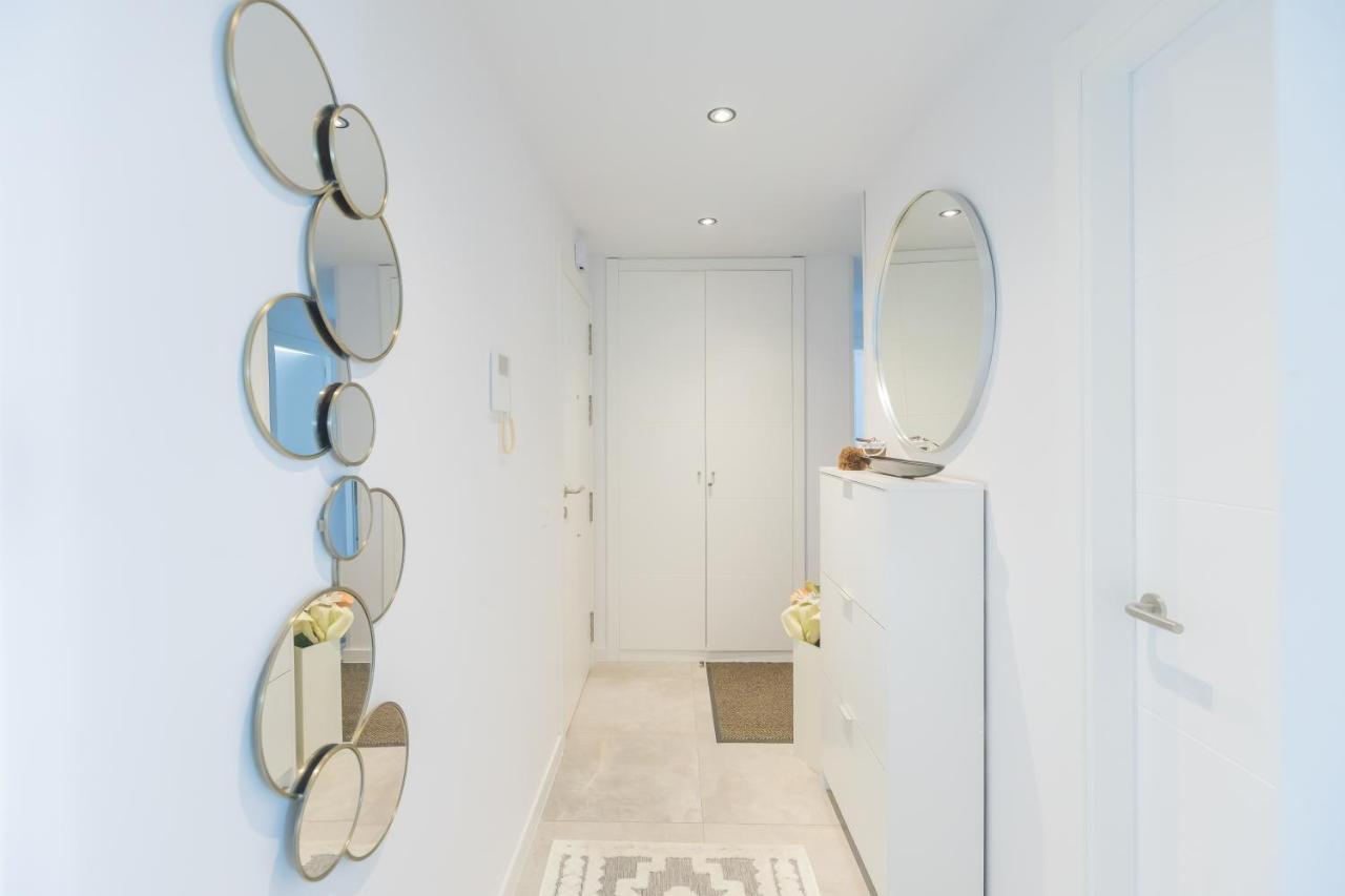 Luxury Brand New 2-bedroom Apartment, 3 Min Walk To The Beach! Apartment